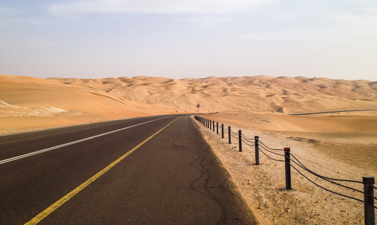 How to get to Liwa Oasis
